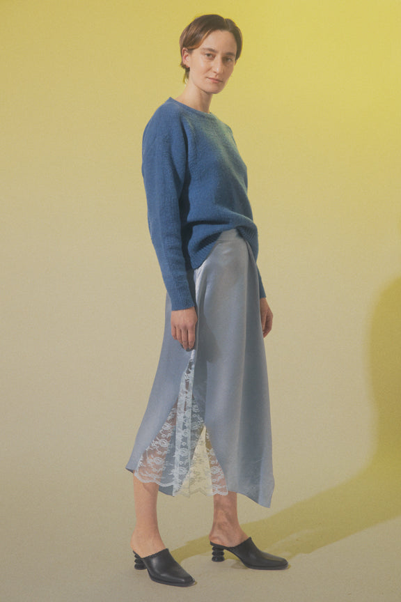 Soft Snakeskin: Oversized Sweater with Pleated Midi Skirt